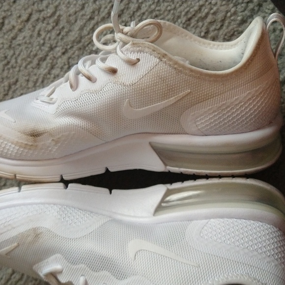 Nike Air Max Women's Sneakers - Picture 15 of 16